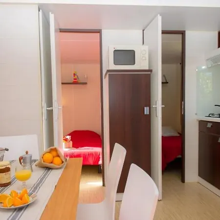 Camping Sunissim Domaine D'eurolac 4* Tohapi * Aureilhan (Landes)